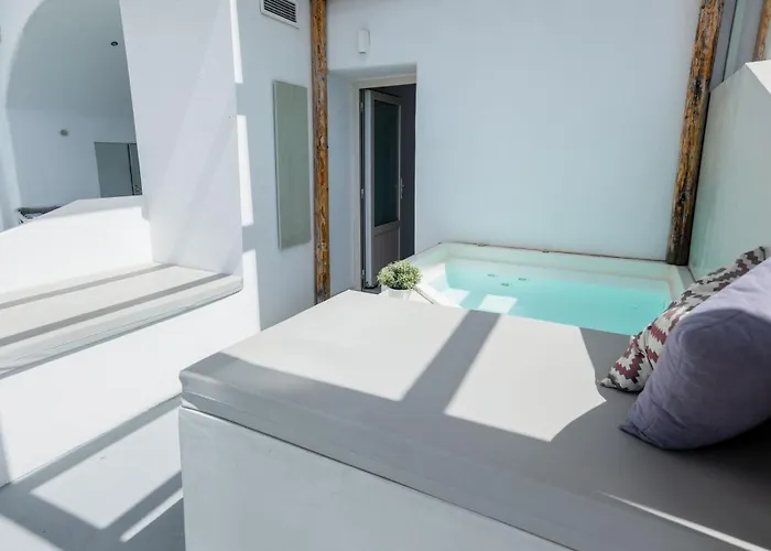 Cliff Aura Apartman Fíra