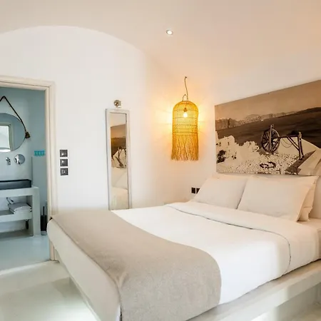Cliff Aura Apartment Fira (Santorini)