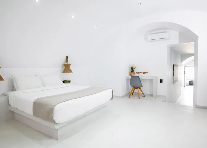 Apartment Cliff Aura