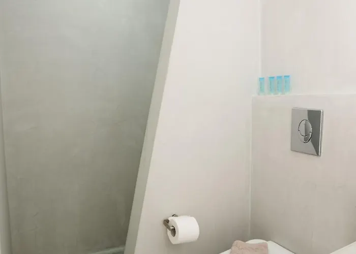 Cliff Aura Apartment *