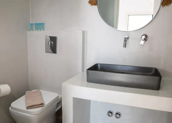 Cliff Aura Apartment *