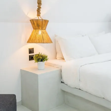 Apartment Cliff Aura
