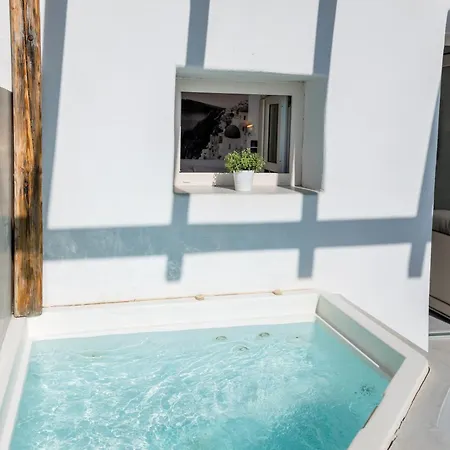 Apartment Cliff Aura
