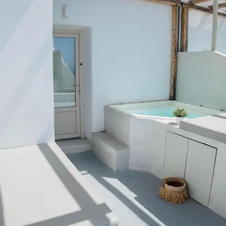 Cliff Aura Apartment *