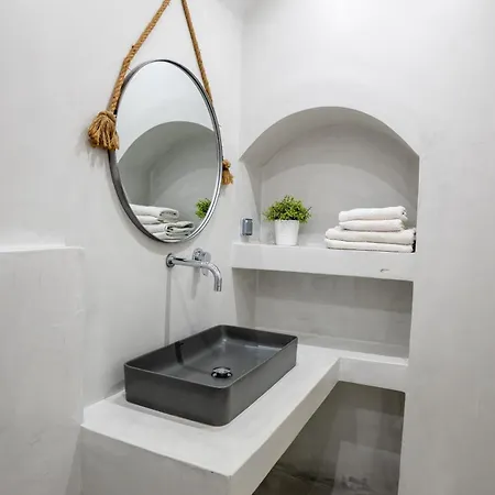 Cliff Aura * Fira (Santorini)